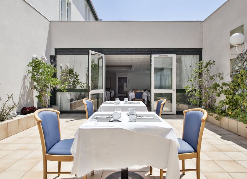 Restaurant Photo
