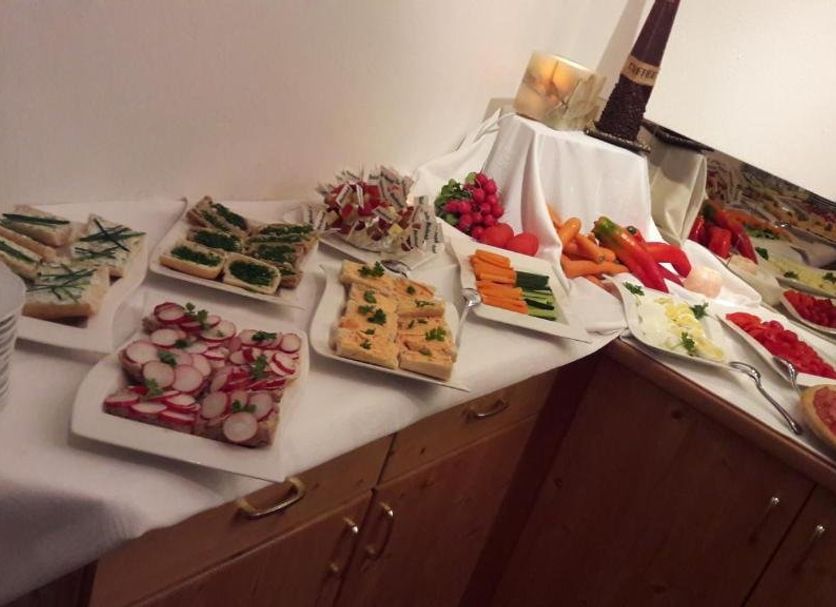 Buffet Photo