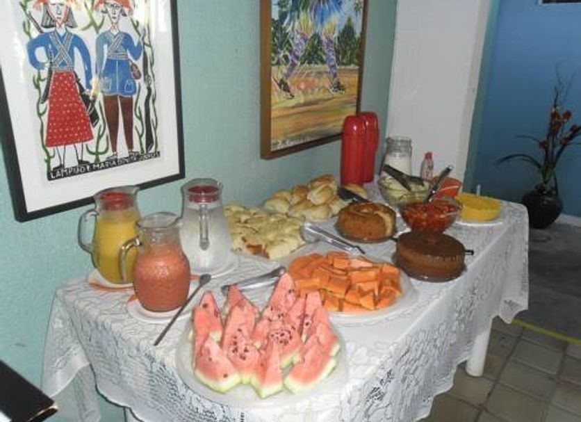 Buffet Photo
